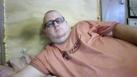 Snapshot of creeeping_death chatting on November 17, 5:24 am The hopeless romantic online show from November 17, 5:24 am