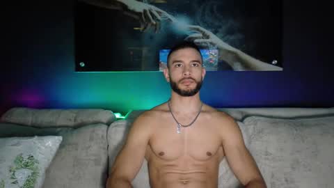 Snapshot of crhistian1_ chatting on February 25, 3:16 am CRHISTIAN online show from February 25, 3:16 am