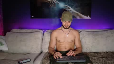 Snapshot of crhistian1_ chatting on March 4, 3:18 pm CRHISTIAN online show from March 4, 3:18 pm