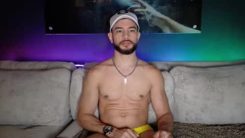 Snapshot of crhistian1_ chatting on March 5, 3:08 pm CRHISTIAN online show from March 5, 3:08 pm