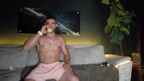 Snapshot of crhistian1_ chatting on March 27, 4:29 pm CRHISTIAN online show from March 27, 4:29 pm