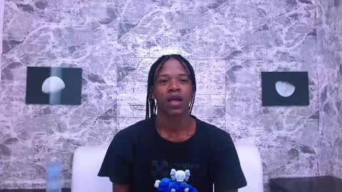 CriisBrown  online show from November 13, 11:20 am