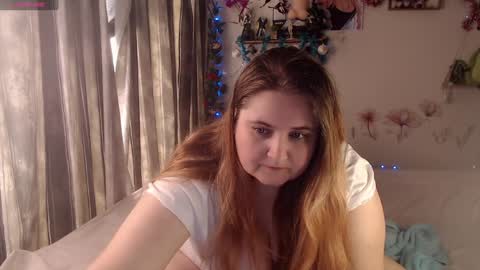 Crimson Rose online show from December 5, 9:28 am