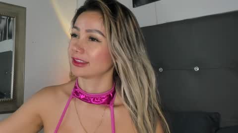 Snapshot of cris__sweetxx chatting on December 11, 4:42 pm Cristina Sweet online show from December 11, 4:42 pm