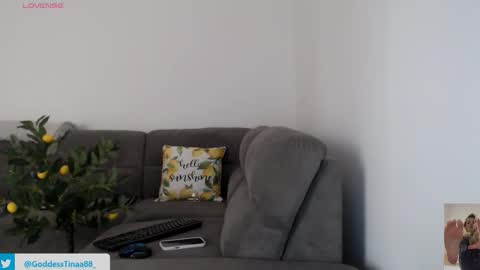 Snapshot of cris_tinne chatting on April 12, 3:28 pm cris_tinne online show from April 12, 3:28 pm