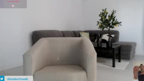 Snapshot of cris_tinne chatting on April 25, 3:09 pm cris_tinne online show from April 25, 3:09 pm