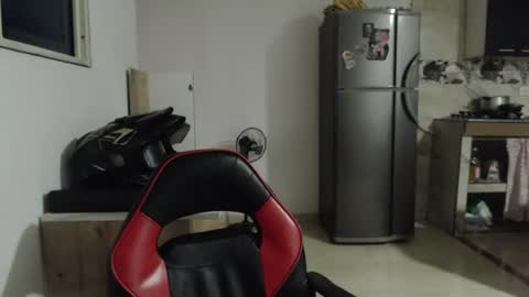 criscamiloo online show from June 13, 7:39 am