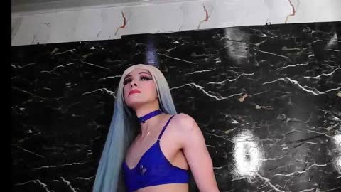crislingery_doll online show from December 31, 2:03 pm