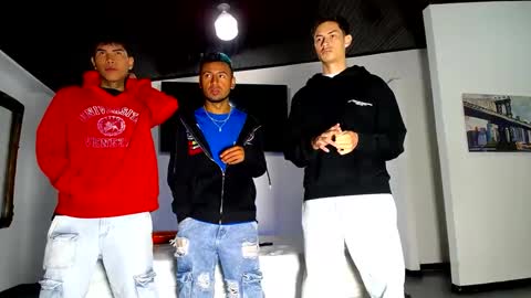 Snapshot of crismens chatting on October 8, 11:52 am crismens online show from October 8, 11:52 am