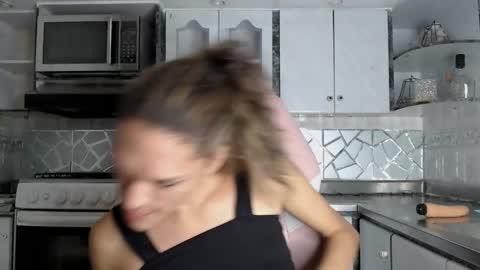 Snapshot of crisozzz chatting on March 8, 6:12 pm Cristina Onazis online show from March 8, 6:12 pm