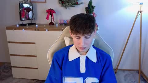 Chris online show from December 14, 3:17 pm