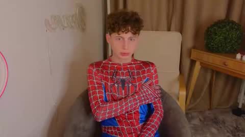 Chris online show from February 8, 1:20 am