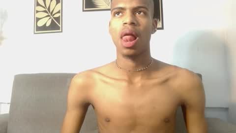 Snapshot of criss_zuri chatting on October 3, 11:40 am criss_zuri online show from October 3, 11:40 am