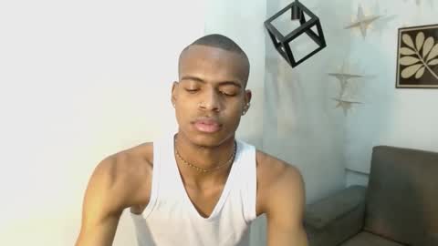 Snapshot of criss_zuri chatting on October 7, 11:40 am criss_zuri online show from October 7, 11:40 am