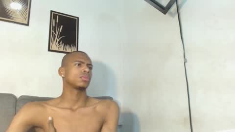 Snapshot of criss_zuri chatting on October 10, 11:53 am criss_zuri online show from October 10, 11:53 am