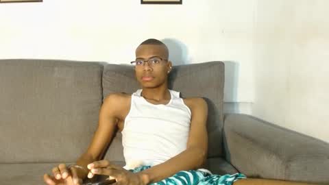 Snapshot of criss_zuri chatting on October 21, 11:55 am criss_zuri online show from October 21, 11:55 am