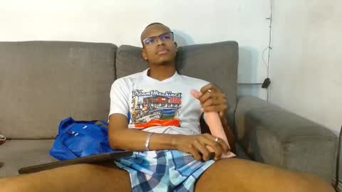 Snapshot of criss_zuri chatting on October 27, 11:58 am criss_zuri online show from October 27, 11:58 am