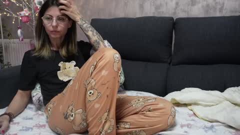 crissy_love online show from January 5, 9:57 pm