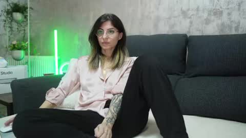 crissy_love online show from February 8, 9:46 pm