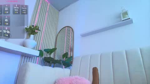 Cristal  online show from February 13, 3:39 am