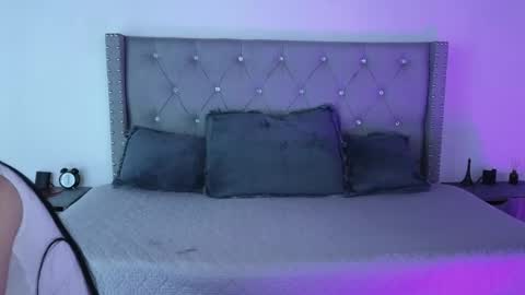 Snapshot of cristal_hilton_10 chatting on April 29, 11:00 pm Alejandra from Wednesday to Saturday from 1000 pm to 400 am Colombian hour online show from April 29, 11:00 pm