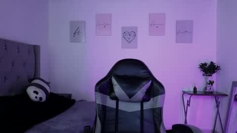 Snapshot of cristal_hilton_10 chatting on May 26, 3:35 am Alejandra from Wednesday to Saturday from 1000 pm to 400 am Colombian hour online show from May 26, 3:35 am
