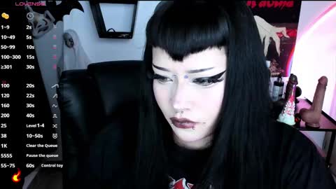 Cris online show from November 5, 10:43 pm