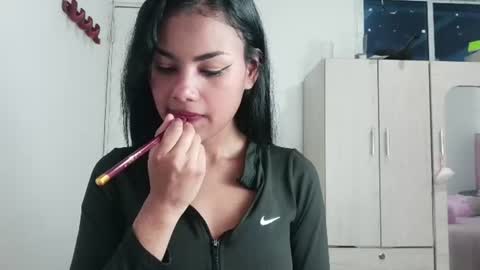 Snapshot of cristal_madissonn chatting on August 2, 11:58 pm cristal madissonn online show from August 2, 11:58 pm
