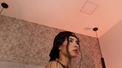 Cristal  online show from December 21, 6:48 pm