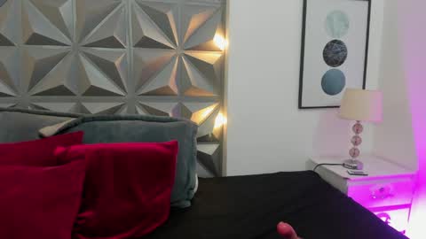 Snapshot of cristal_rosee11 chatting on June 3, 12:30 pm Cristal online show from June 3, 12:30 pm