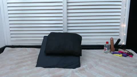 Hanna  online show from December 19, 6:34 am