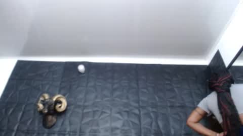 Hanna  online show from December 15, 7:56 am