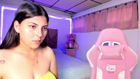 cristal_smith20 online show from June 18, 11:36 am