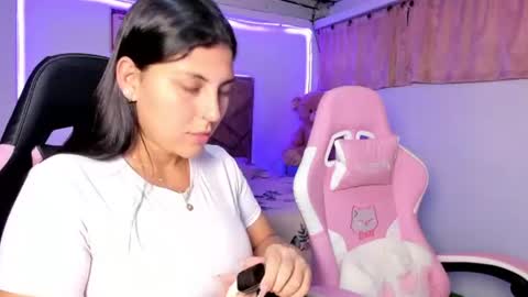 cristal_smith20 online show from July 3, 12:00 pm