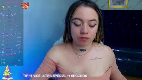 Snapshot of cristal_v_ chatting on December 13, 3:16 am Cristal online show from December 13, 3:16 am