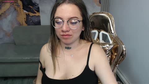 Snapshot of cristal_v_ chatting on January 23, 3:05 am Cristal online show from January 23, 3:05 am