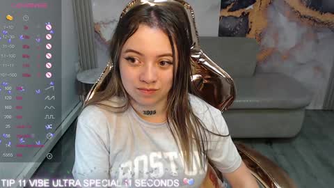 Snapshot of cristal_v_ chatting on January 26, 9:19 am Cristal online show from January 26, 9:19 am