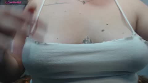 Snapshot of cristal_v_ chatting on February 25, 3:09 am Cristal online show from February 25, 3:09 am