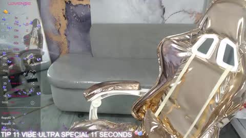 Snapshot of cristal_v_ chatting on February 28, 6:32 am Cristal online show from February 28, 6:32 am