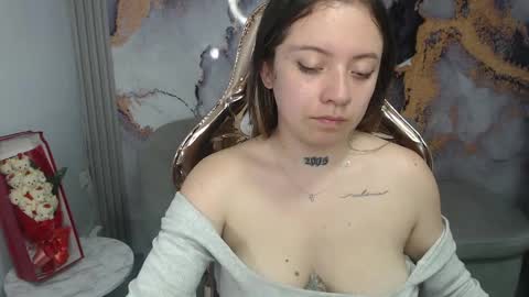 Snapshot of cristal_v_ chatting on March 11, 3:59 am Cristal online show from March 11, 3:59 am