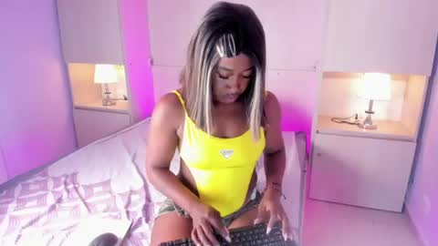 cristalbennet online show from June 11, 7:56 pm