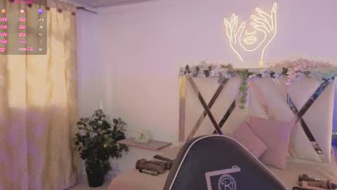 Crystalbroke  online show from July 4, 8:37 pm