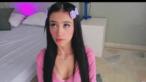 Nicole  Connection time 220pm-910pmCol online show from October 27, 7:40 pm