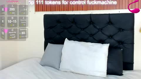 Snapshot of cristale69 chatting on June 1, 6:31 pm cristale69 online show from June 1, 6:31 pm