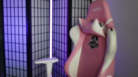 Laura online show from January 31, 7:11 pm