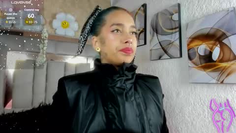 Snapshot of cristall_ravven chatting on November 14, 1:54 pm online show from November 14, 1:54 pm