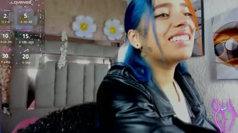 Snapshot of cristall_ravven chatting on November 30, 10:03 pm online show from November 30, 10:03 pm