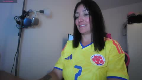 Snapshot of cristalmoon chatting on June 1, 8:32 pm cristalmoon online show from June 1, 8:32 pm