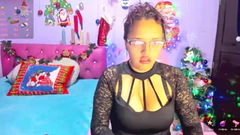Snapshot of cristaln07 chatting on December 6, 10:49 am Natis online show from December 6, 10:49 am