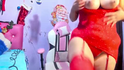 Snapshot of cristaln07 chatting on December 14, 10:45 am Natis online show from December 14, 10:45 am